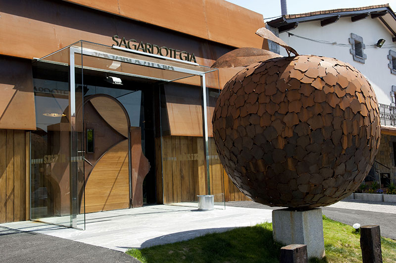 ESCULTURA DE ACERO CORTEN