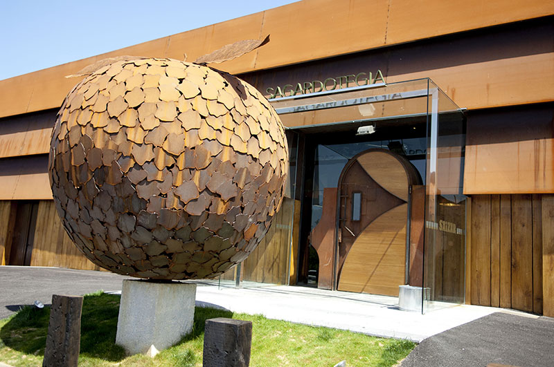 ESCULTURA DE ACERO CORTEN