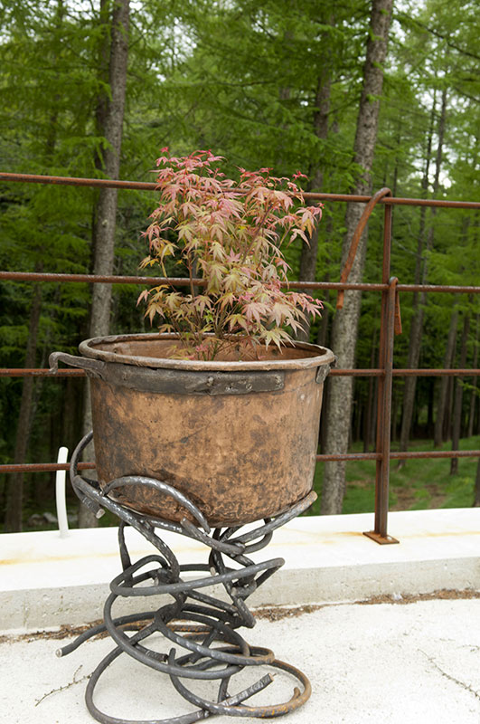 MACETERO DE FORJA ARTISTICA