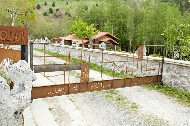 PUERTA ENTRADA FINCA